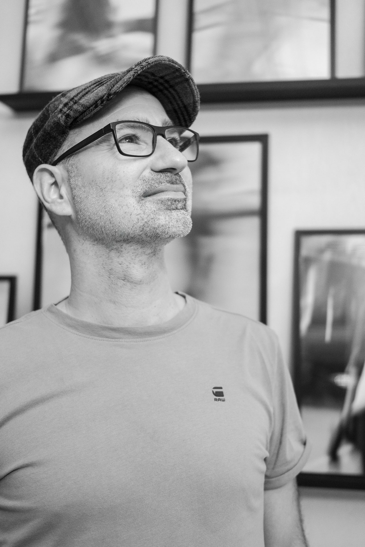 Stefan Czurda - Conceptual Street Photographer